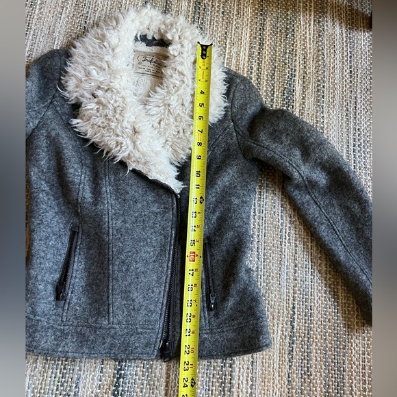 Zara Gray Teddy Jacket with Cream Faux Fur Collar - Picture 10 of 11